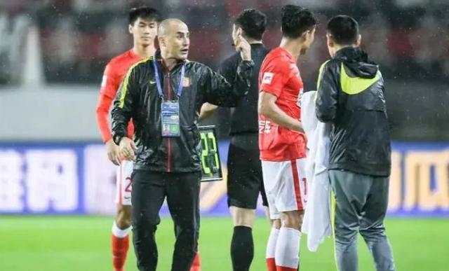 恒大战沧州首发浮现:433强攻,四大归化坐镇中轴,高神领衔进攻