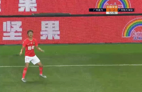 世界波直挂死角!中国足坛名宿之子再次爆发,球迷:有点像小贝