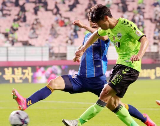 4-2逆转!亚冠冠军终于爆发:6轮不败登顶,成功复仇+创历史纪录