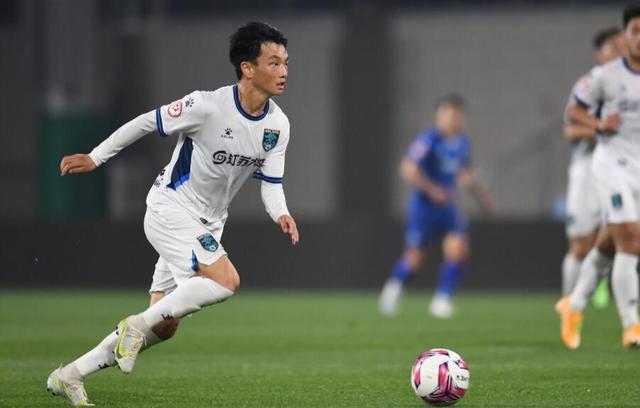 中甲3-1,前国脚谢晖又赢了!25岁归化中场终于爆发:10分钟2球