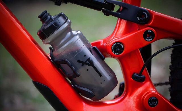 车架更轻 取消27.5车型 YT推出新款Capra