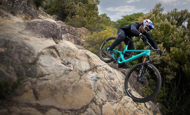 车架更轻 取消27.5车型 YT推出新款Capra