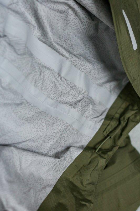 瑞典北极狐冲锋衣实测，户外徒步下雨骑车穿它没错