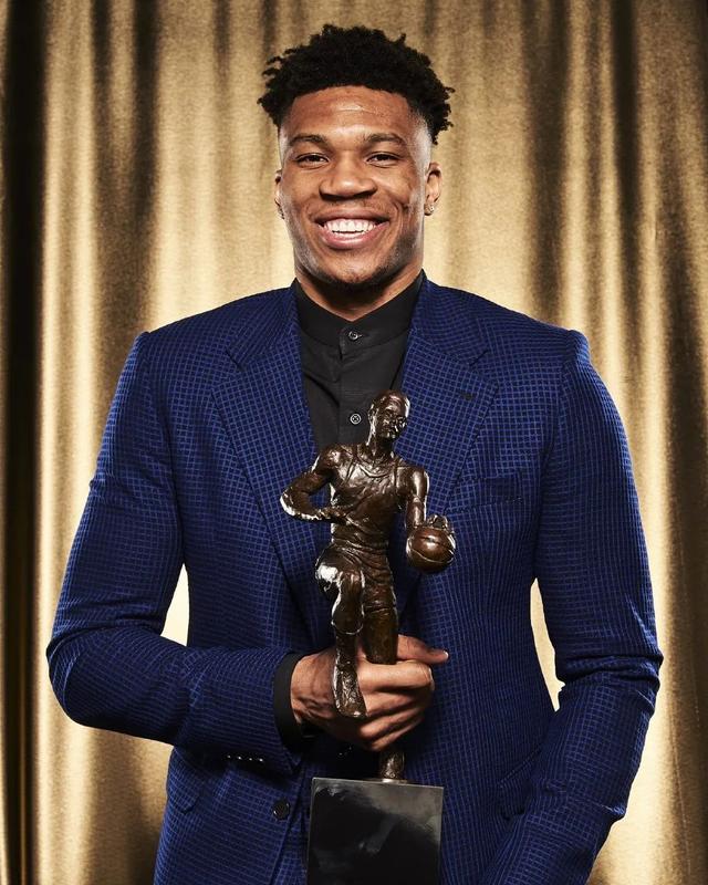 字母哥3曝光：不让其它品牌签约MVP，对耐克很重要