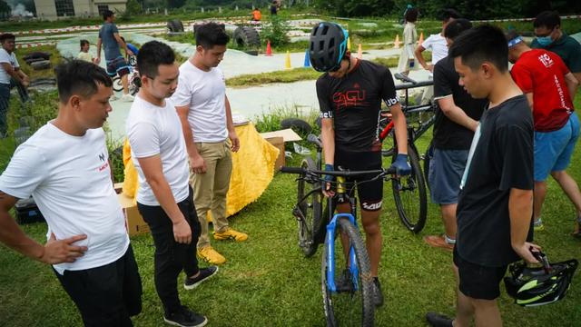 马克罗/MCELO一体成型山地车EVO ONE发布 车架仅售10998￥