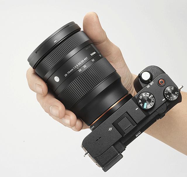 从618镜头销量排行，我们可以发现单反没戏了，是微单的时代了