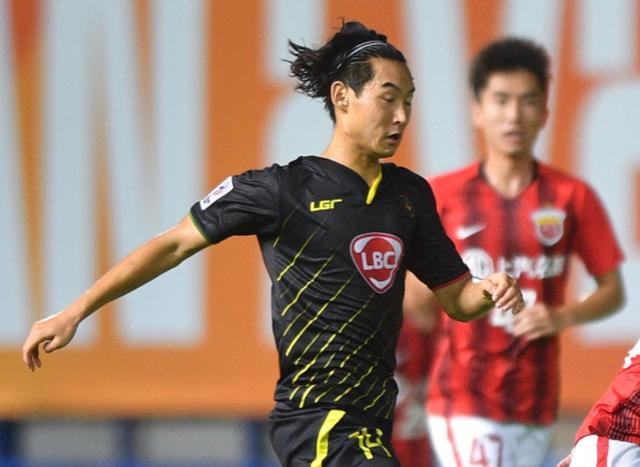 0-1!上港无缘亚冠正赛,创下3大耻辱纪录,中超仅剩国安恒大参赛