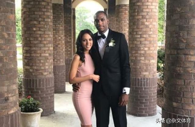 从弃将成为雄鹿二当家!5年1.78亿咸鱼翻身,和女友低调行事