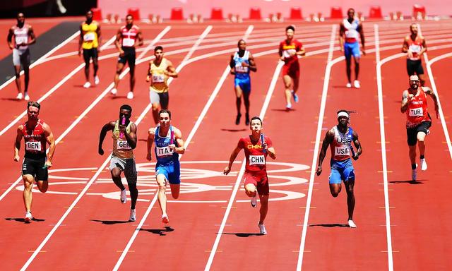 赢了！美国4x100米严重失误无缘决赛，中国0.002秒绝杀排名第一
