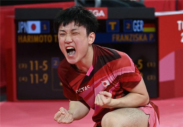 张本智和被骂滚回中国后,福原爱感谢中国也挨骂:你去当中国人吧