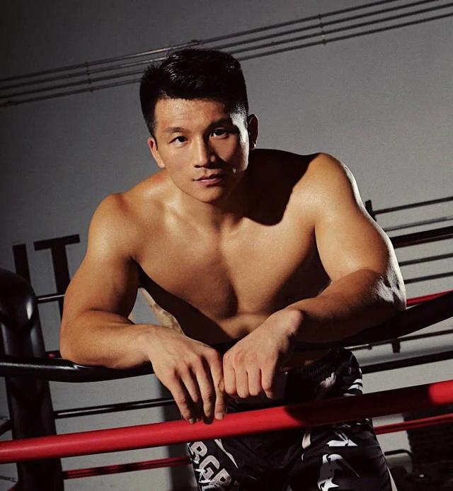 代表中国力量，张立鹏要终结前世界冠军