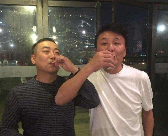 王楠指导老公打乒乓球！郭斌表态：送国乒的7套房，不是我开发的