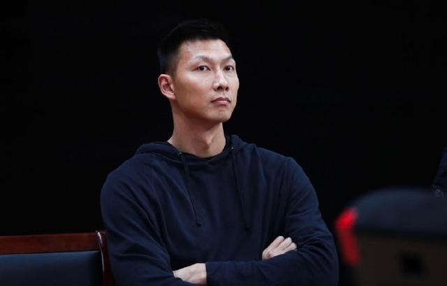 征服京媒!易建联尽得人心,弘扬广东文化,名记:牺牲和付出