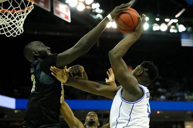 NBA第一高终于签约!臂展2米49!字母哥在他面前就是弟弟