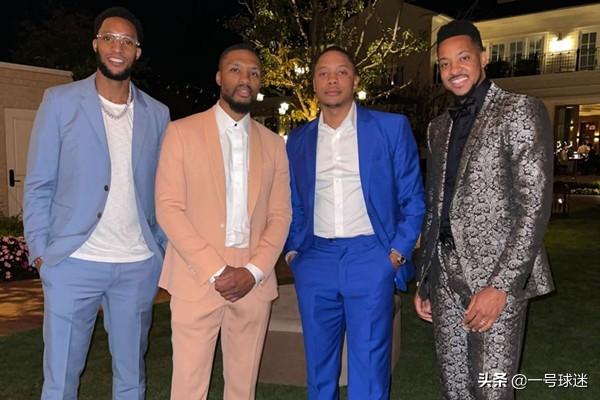 恭喜利拉德！比尔带着老婆一起参加他的婚礼，两人的关系不一般