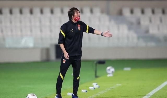 世预赛连输两场后，国足最新FIFA排名直降四名，排名世界第七十五