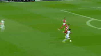 皇马00后战神4轮4球超上季35轮3球!西媒:他要冲金球