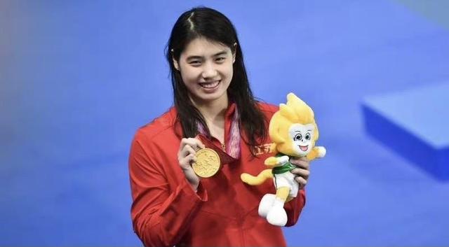 “蝶后”张雨菲全运无敌存在！首金拿下冲击200蝶，一言戳中泪点