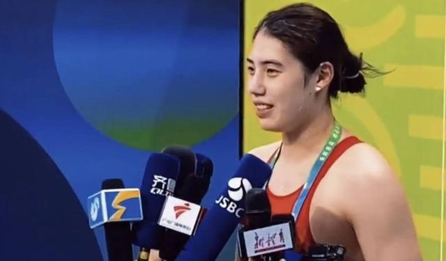 “蝶后”张雨菲全运无敌存在！首金拿下冲击200蝶，一言戳中泪点