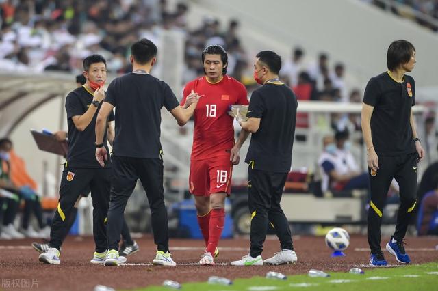 国足惨败揪出最差4人:京沪鲁3人可谓卧底,李铁首战之地该下课