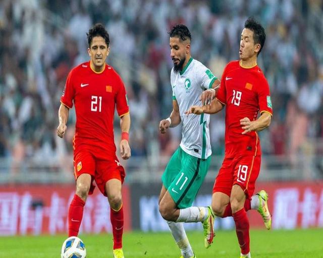 国足惨败揪出最差4人:京沪鲁3人可谓卧底,李铁首战之地该下课
