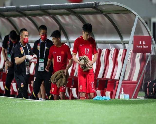 国足惨败揪出最差4人:京沪鲁3人可谓卧底,李铁首战之地该下课