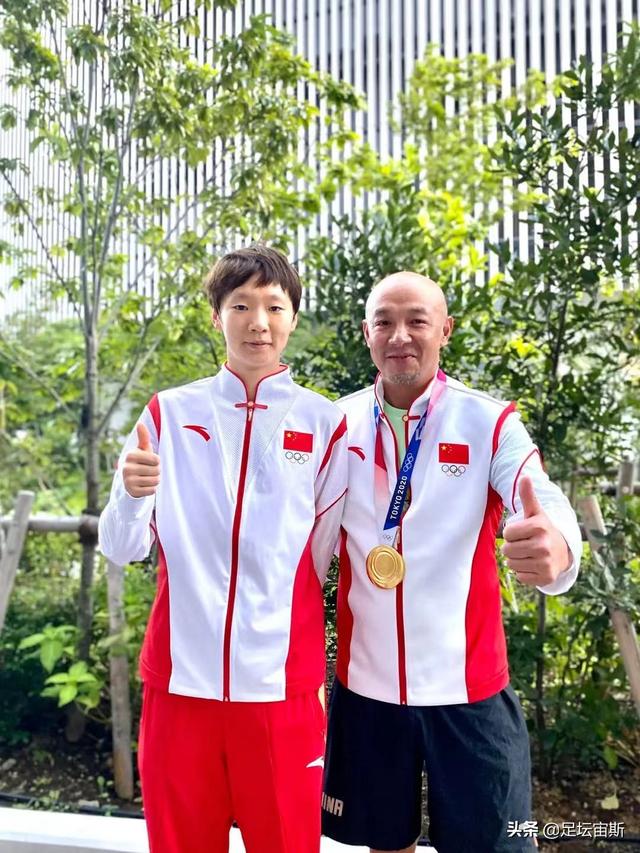 国乒幕后功臣难当!恩师为女儿离开孙颖莎,肖战2次为王曼昱痛哭