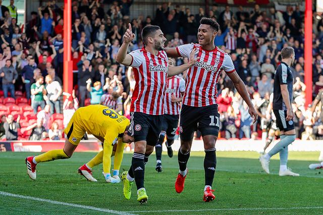 今日英超联赛两场分析：布伦特福德VS莱斯特城，曼联VS利物浦