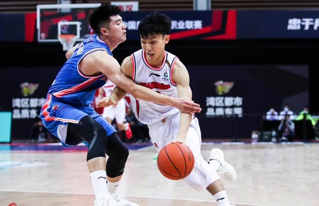 一招打遍联赛!广东1.79米小将砍24+7成候补首领,赛后讲话像输球