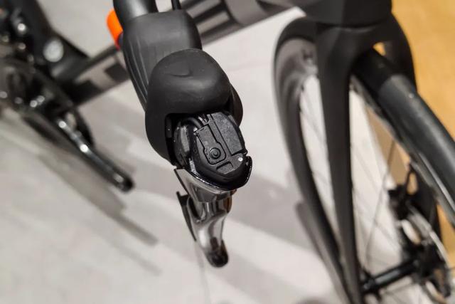 Shimano Dura-Ace R9270 12s公路油碟电变套件：实物赏析及详解