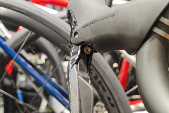 Shimano Dura-Ace R9270 12s公路油碟电变套件：实物赏析及详解