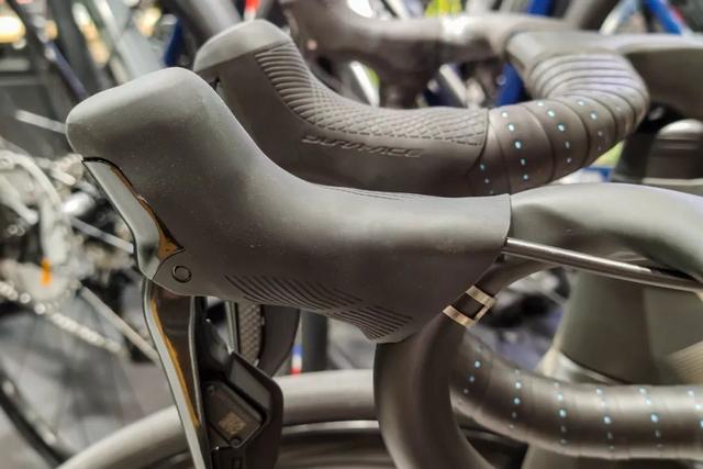 Shimano Dura-Ace R9270 12s公路油碟电变套件：实物赏析及详解