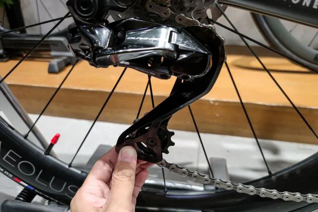 Shimano Dura-Ace R9270 12s公路油碟电变套件：实物赏析及详解