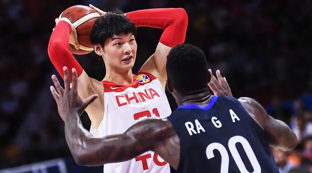 上海花了这么多钱,为什么王哲林不好使