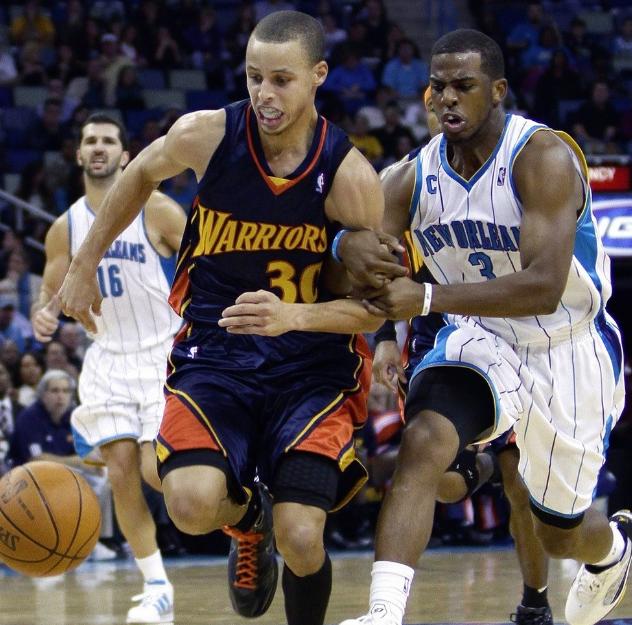 5张照片看库里肌肉进化史，从身材偏瘦 到如今麒麟臂+6块腹肌