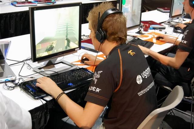 高刷与高帧率，一个硬核FPS玩家快乐的源泉