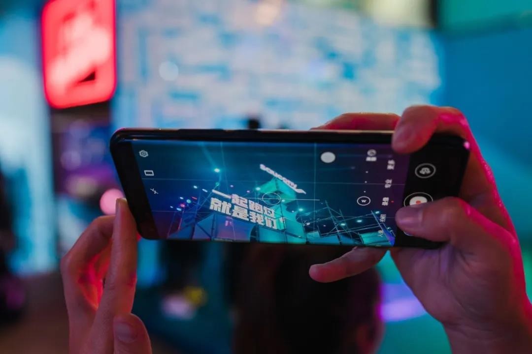 从“啡越山海”到“一起跑过，就是我们”，观索康尼体育营销之变