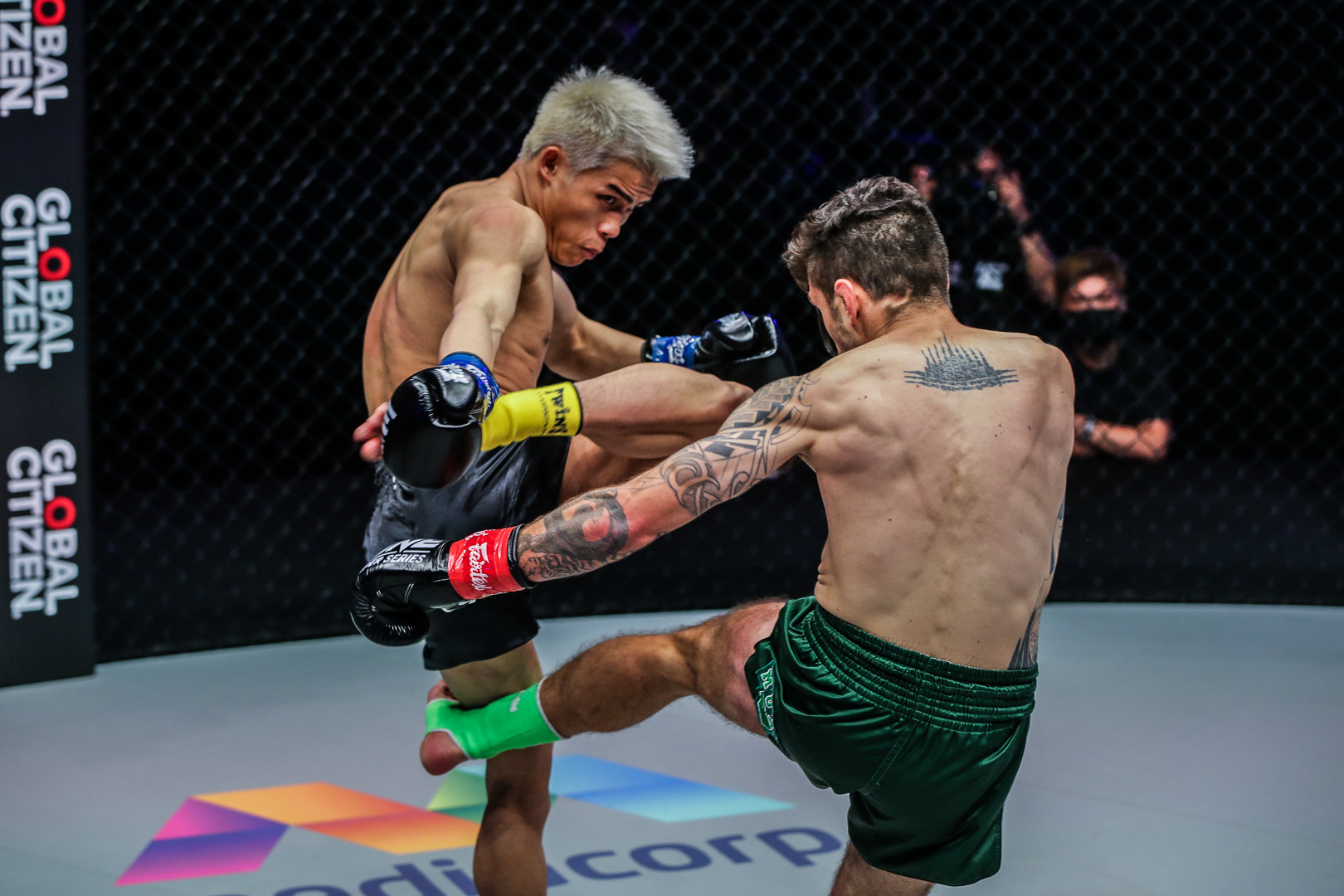 “中国最强中学生”张沛勉TKO世界前五，首秀获得5万美元花红