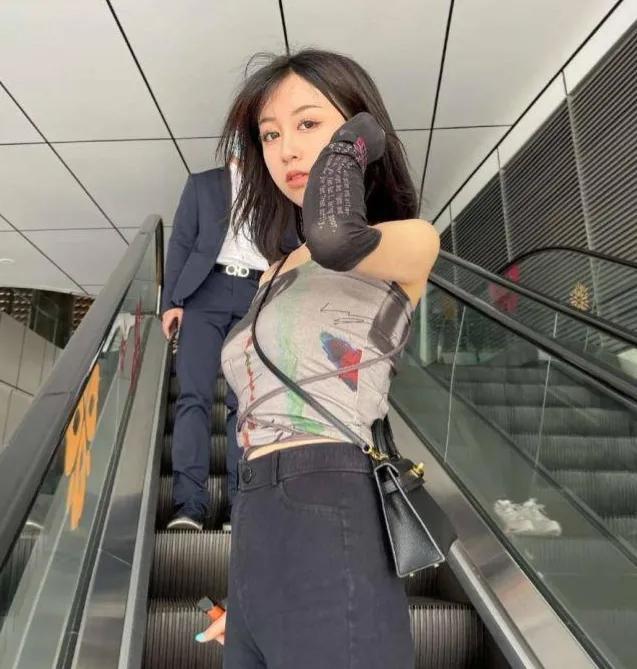 4消息！杨立瑜讨薪韦世豪留洋，归化球员拒绝出战，足协损招频出