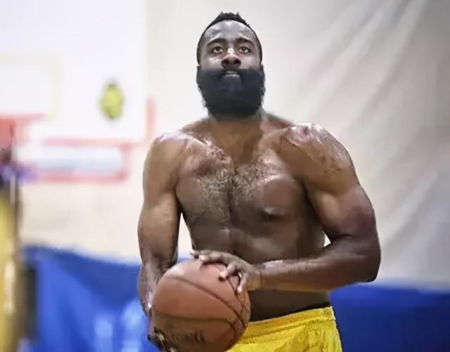 只看肌肉，哪5人能成为NBA现役各位置最强人选？锡安落选