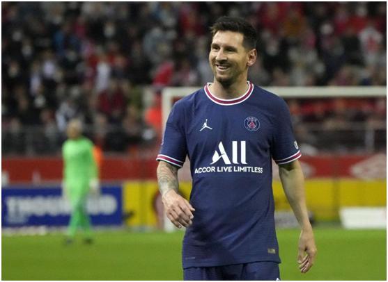 梅西C罗赛季回顾，两人转会堪称失败，唯有个人数据C罗完胜