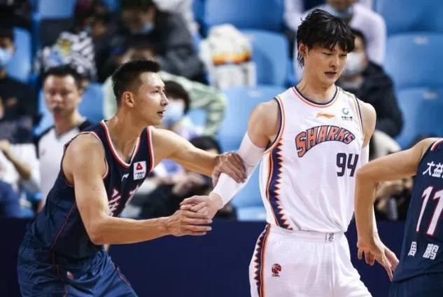 CBA联赛恶意犯规频发，这5个“黑哨”裁判有不可推卸的责任