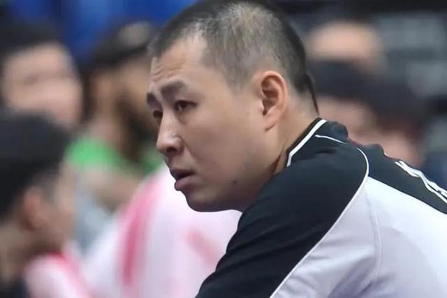 CBA联赛恶意犯规频发，这5个“黑哨”裁判有不可推卸的责任