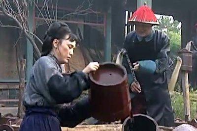 古代冷宫有什么秘密？为何妃子被打入冷宫，太监们都抢着伺候？