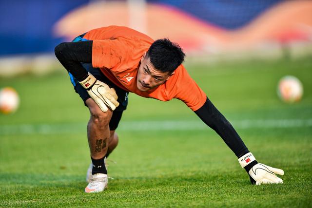 人情味十足！泰山队悄然续约4老将 足球至暗时刻展现责任与担当