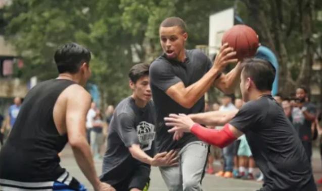 看了字母哥的跟腱 姚明的大腿，你就懂 普通人为何打不了NBA