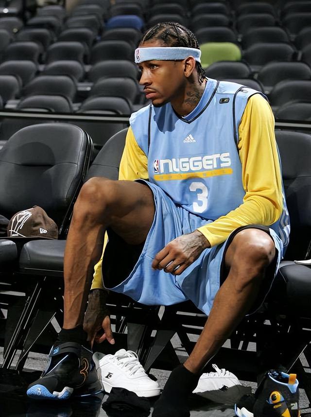 为何艾弗森只是普通人身材 他却能打NBA？5张照片给你答案