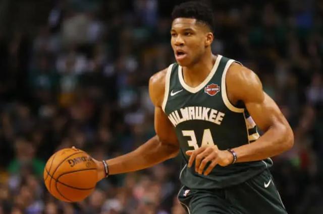 看看球迷对巴特勒内讧事件的评价，感觉当年对詹姆斯是真的苛刻