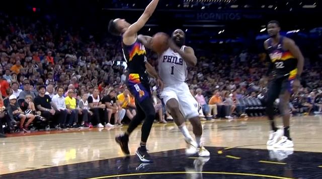 空砍14+7+9！哈登11中2低迷，超越科比创纪录，肘击对手引争议