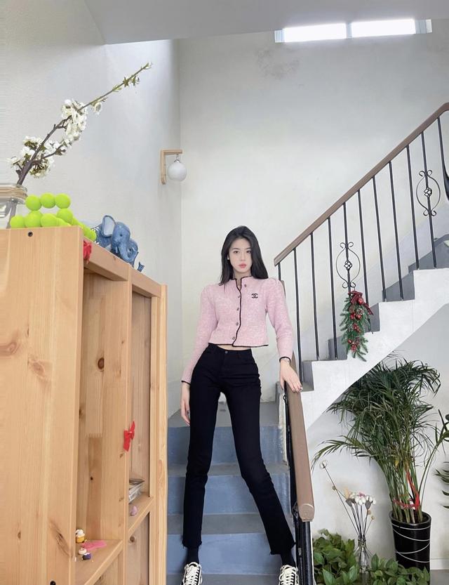 卓识近况：18岁身材火辣，篮坛第一美女，1米87大长腿，粉丝23万